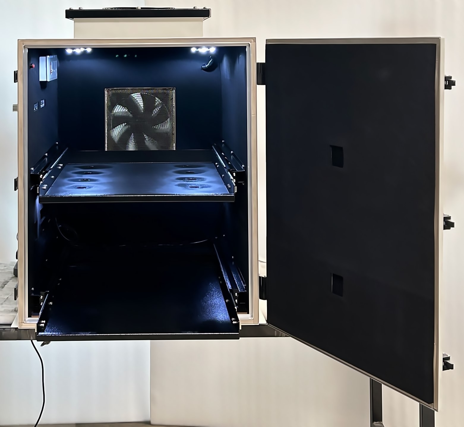 LBX7240 High Cooling Test Chamber LabiFix RF Shield Box - Vue 5 sur 8
